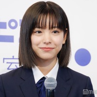オープニングセレモニーに出席した當真あみ(C)モデルプレス