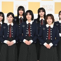 （前列左から）小林由依、藤吉夏鈴、松田里奈（後列左から）森田ひかる、山崎天、田村保乃、守屋麗奈／櫻坂46（C）NHK