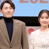 源田壮亮選手、衛藤美彩（C）モデルプレス