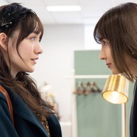 小島藤子、矢田亜希子「ナースが婚活」第3話より（C）「ナースが婚活」製作委員会