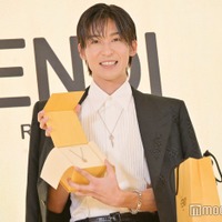 サプライズに驚く目黒蓮(C)モデルプレス
