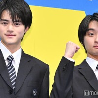 完成披露舞台挨拶に出席した鈴鹿央士、奥平大兼(C)モデルプレス