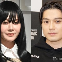 真木よう子 、新田真剣佑 (C)モデルプレス