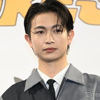 「atmos presents SNEAKER BEST DRESSER AWARD 2024」に登場した綱啓永(C)モデルプレス