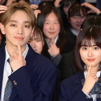映画『恋わずらいのエリー』公開直前学校サプライズイベントに出席した宮世琉弥、原菜乃華(C)モデルプレス