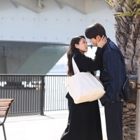 二階堂ふみ、チェ・ジョンヒョプ「Eye Love You」第7話より（C）TBS