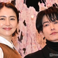 長澤まさみ、佐藤健(C)モデルプレス