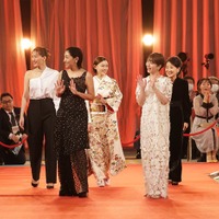 綾瀬はるか、安藤サクラ、杉咲花、浜辺美波、吉永小百合（C）日本アカデミー賞協会