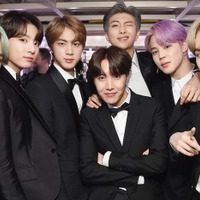 BTS (左から)V、JUNG KOOK、JIN、J-HOPE、RM、JIMIN、SUGA/photo by Getty Images