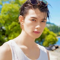 佐野勇斗「Here, Now！」楽天ブックス限定表紙カット／撮影：尾身沙紀（C）SDP