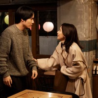 赤楚衛二、芳根京子「Re:リベンジ-欲望の果てに-」第1話より(C)フジテレビ