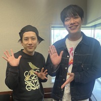 二宮和也、川島明(C)TOKYO FM