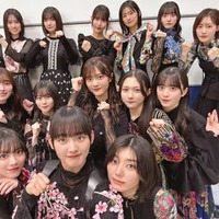 楽屋で撮影された櫻坂46メンバーの自撮りショット(撮影/山崎天)(提供写真)