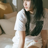 佐々木莉佳子「girasol」新規解禁カット/撮影:神戸健太郎