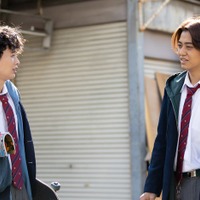 井上瑞稀、高橋海人「95」第4話より(C)「95」製作委員会
