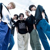Aぇ! group(C)日経BP