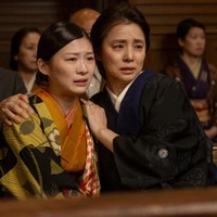 伊藤沙莉、石田ゆり子「虎に翼」第25話(C)NHK
