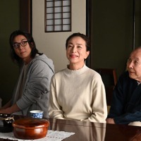 高橋一生、原田美枝子、橋爪功「6秒間の軌跡~花火師・望月星太郎の2番目の憂鬱」第4話より(C)テレビ朝日