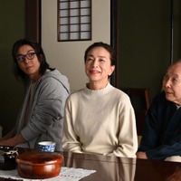 高橋一生、原田美枝子、橋爪功「6秒間の軌跡～花火師・望月星太郎の2番目の憂鬱」第4話より（C）テレビ朝日