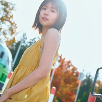 松田好花 1st写真集「振り向いて」TSUTAYA限定版裏表紙/撮影:岡本武志/講談社