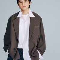 「メンズノンノ」6⽉号掲載 鈴⿅央⼠写真（C）MENʼS NON-NO 2024年6⽉号／集  英社 撮影／下山智章