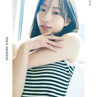 林佑香 1st写真集「MEMORY LANE：92614」より／撮影：熊木優