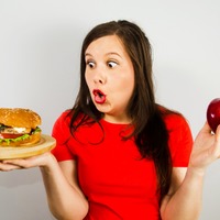 「食事制限してるのに、全然ヤセない！」更年期、どんどん太る３つの原因。「老化」に負けないダイエットのコツとは？