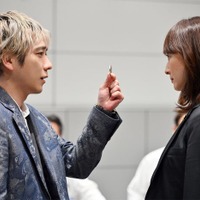 二宮和也、花總まり「ブラックペアン シーズン２」第4話より（C）TBS