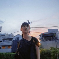 のん、色っぽさがにじみ出る夕映えSHOTに絶賛の声「おとなセクシー」「本当に綺麗」