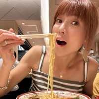 4児の母・hitomi、子供たちとのラーメン堪能SHOTを公開「そんなに頻繁に食べなくなったんだけど…」