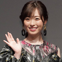 「可愛すぎる」福原遥、前髪パッツンな“密子さん”ピースSHOTに反響「お美しいです！」