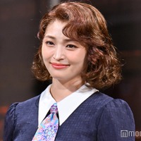 茶髪の岡本玲（C）モデルプレス
