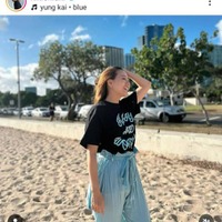 伊藤千晃、ハワイでのTシャツ着こなしコーデにファンうっとり「超かわいい！！」「全部大好き」