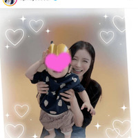 手島優、1歳息子を抱っこした幸せ親子SHOTを公開「『笑った顔がそっくり』と言われます」