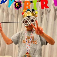 4児の母・hitomi、“すっかり大きくなった”次男の8歳バースデーを報告「まだまだかわいいよね〜」