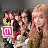 WONHEE（ウォンヒ）、MINJU（ミンジュ）、 MOKA（モカ）、YUNAH（ユナ）IROHA（イロハ）／ILLIT（P）&（C） BELIFT LAB Inc.