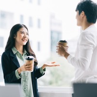 【会社で】賞味期限切れのカンパンが出てきた…→後輩「ワンチャンいけるかも！」これがまさかの恥ずかしい勘違いに！？