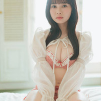 #ババババンビ近藤沙瑛子、ふっくら美バスト際立つガーリー衣装姿にドキッ！こだわりのスタイリングで魅せる