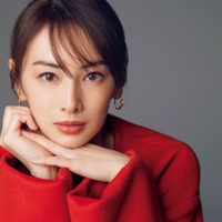 北川景子「北川景子オフィシャルカレンダー2025」（C）SDP