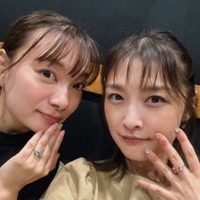 「モー娘。万歳」OG保田圭、石川梨華との仲睦まじい“お揃い”SHOTにファンほっこり「めちゃめちゃ可愛い」