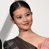 美デコルテを披露した今田美桜（C）モデルプレス