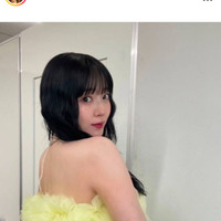 鈴木愛理、美デコルテ披露のチュールドレスSHOTに反響「アイドルだ」「めちゃくちゃ可愛い」