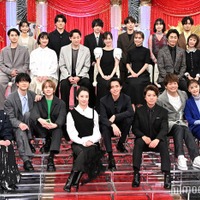 （前列左から）清野菜名、中島裕翔、板垣李光人、波瑠、永瀬廉、上川隆也、香取慎吾、大地真央（中列左から）瀬戸康史、門脇麦、山本耕史、山下美月、内田理央、安田顕、松本まりか（後列左から）見上愛、森本慎太郎、西畑大吾、宮世琉弥、向里祐香、堀海登（C）モデルプレス