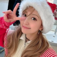 「昔と全然かわらない」矢口真里、金髪ロング×サンタ帽子SHOTに反響「娘。時代を思い出す」