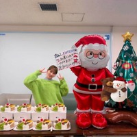 「美味しそう」川栄李奈、“大量”クリスマスケーキを前にした笑顔のピースSHOTに反響「めっちゃ可愛い！！！」