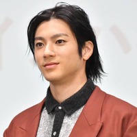 山田裕貴、原点の“ゴーカイブルー”に扮した胸熱SHOTにファン大興奮「年始最大のサプライズ」「最高」