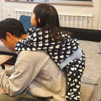 パンサー尾形、娘との微笑ましい瞬間に妻もほっこり「この光景が大好き」「たまらないです！！」