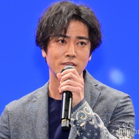 中島健人からの“アドリブキス”を暴露した桐谷健太（C）モデルプレス