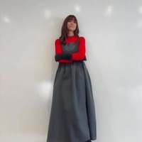 hitomi、49歳バースデーを報告する笑顔SHOTに反響「永遠の憧れです」「いつまでも応援してます」