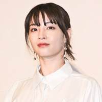 「仲良し姉妹みたい」広瀬すず、松たか子との笑顔SHOTに反響「綺麗かわいい」